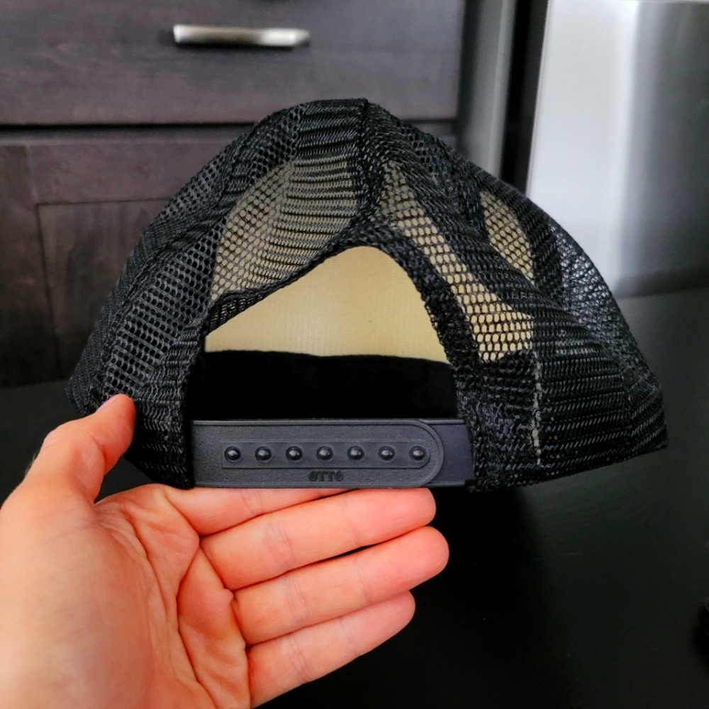 Snapback hat - Picture 2 of 2